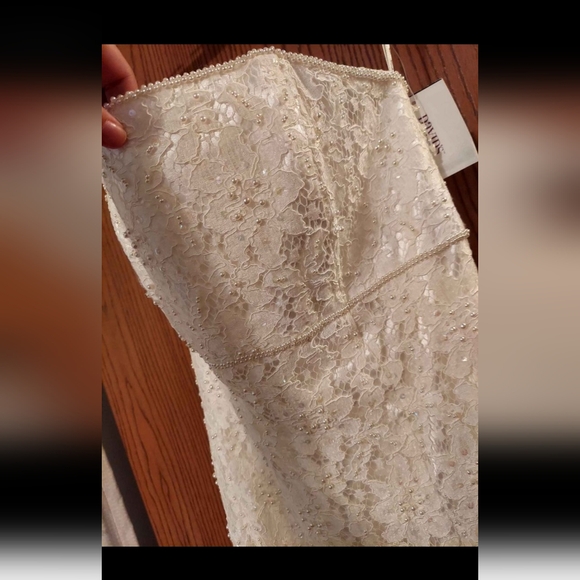 Wedding Dress "Brand New" with tags - Picture 4 of 7